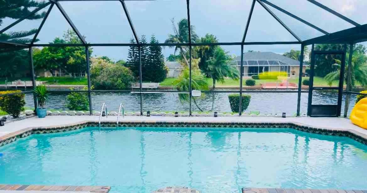 Hidden Secret Waterfront Retreat Villa Cape Coral Exteriör bild