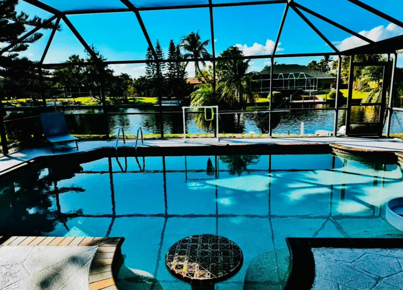 Hidden Secret Waterfront Retreat Villa Cape Coral Exteriör bild