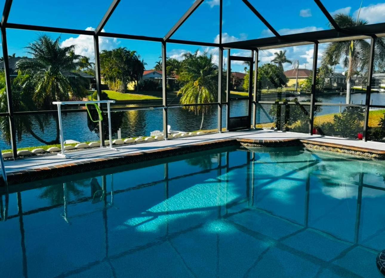 Hidden Secret Waterfront Retreat Villa Cape Coral Exteriör bild